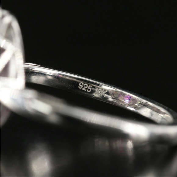 Amethyst and White Sapphire Gold Ring - Picture 5 of 5